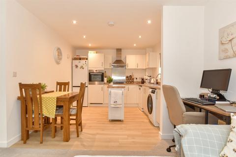 Hewitts Road, Cranleigh GU6 1 bed apartment for sale