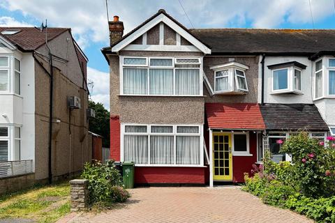 Ainslie Wood Gardens, Chingford 3 bed house for sale