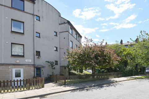 2/5 Hermits Croft, Newington... 2 bed flat for sale