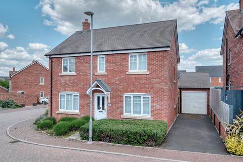 Shrew Corner, Droitwich, WR9 7FP 4 bed detached house for sale
