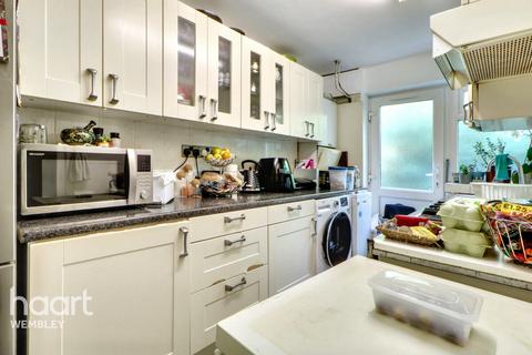 Harrow Road 2 bed maisonette for sale