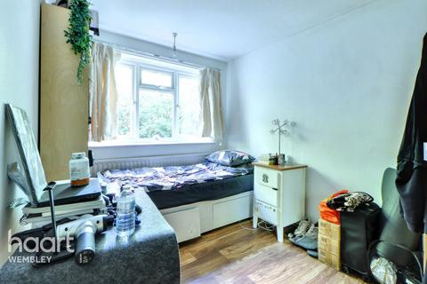 Harrow Road 2 bed maisonette for sale