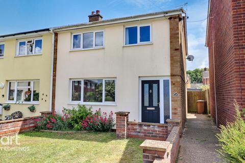 Hooper Square, Bury St Edmunds 3 bed semi