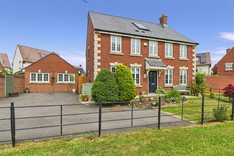 Shorn Brook Close, Hardwicke, Gloucester 4 bed detached house for sale