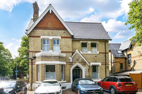 Copers Cope Road, Beckenham, BR3 2 bed flat for sale