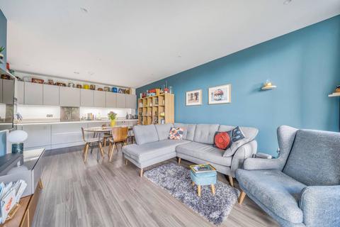 Whelan Road, South Acton, London, W3 2 bed flat for sale