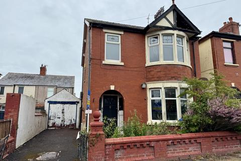 Lilac Avenue, Blackpool FY1 3 bed detached house for sale