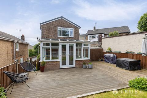 Enfield Drive, Batley, WF17 3 bed detached house for sale