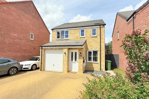 Pascoe Drive, Ormesby 3 bed detached house for sale