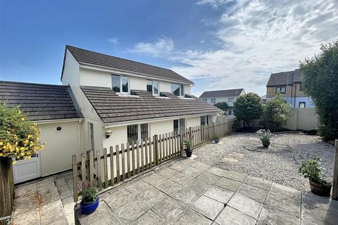 Probus 4 bed link detached house for sale