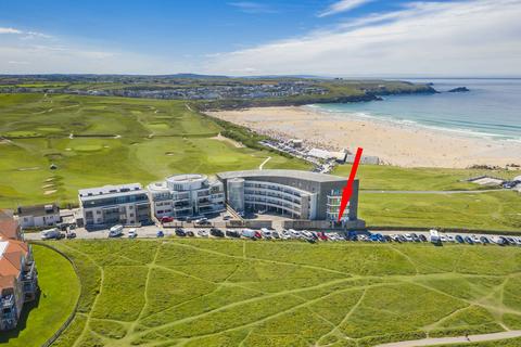 Above Fistral Beach, Newquay, Cornwall 3 bed flat for sale