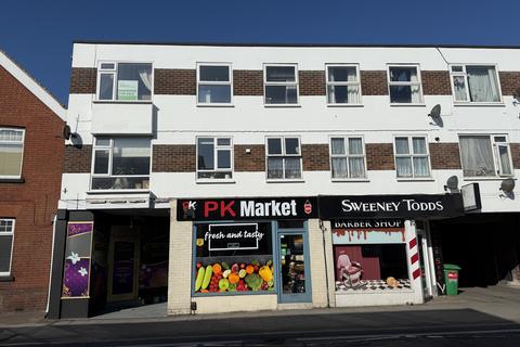 62 Bargates, Christchurch, Dorset... 2 bed apartment for sale