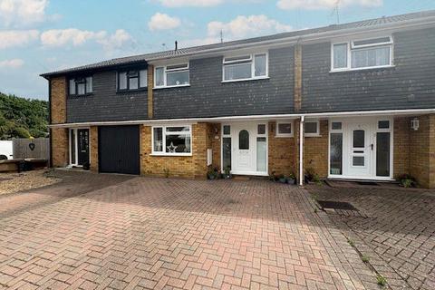 Hornbeam Close, Hampshire GU14 3 bed terraced house for sale