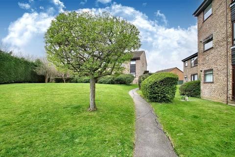 Kingfisher Drive, Guildford GU4 1 bed flat for sale