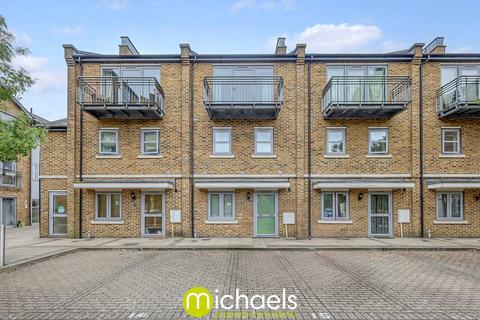 Rotary Way, Colchester, Colchester, CO3 2 bed duplex for sale