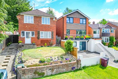 Hemdean Road, Caversham 3 bed detached house for sale