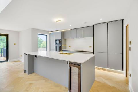 Croham Mount, Sanderstead  CR2 3 bed semi