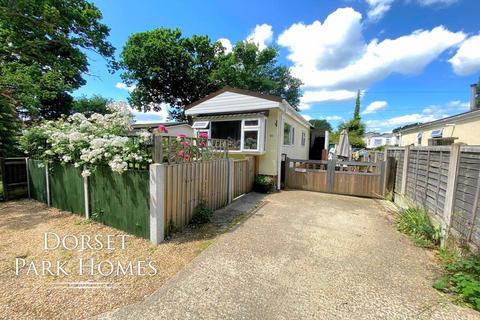 Oaktree Park, St Leonards, Dorset 1 bed park home for sale