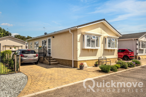 Bordon, Hampshire, GU35 2 bed park home for sale