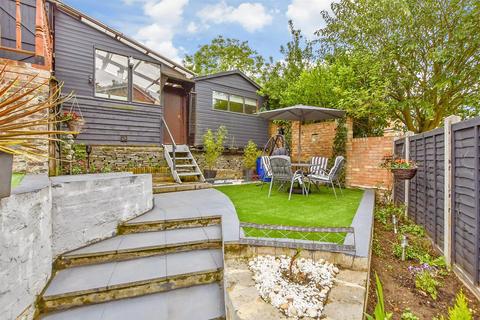 Clewson Rise, Maidstone ME14 3 bed semi