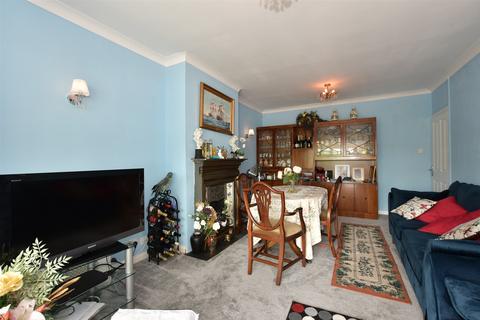 Westbourne Drive, Brentwood CM14 2 bed semi