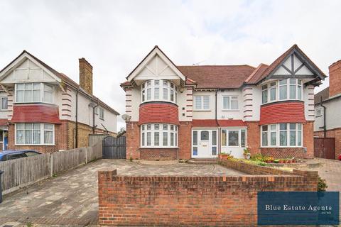 Great West Road, Hounslow, TW5 3 bed semi