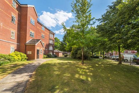 Macmillan Way, London, SW17 2 bed flat for sale