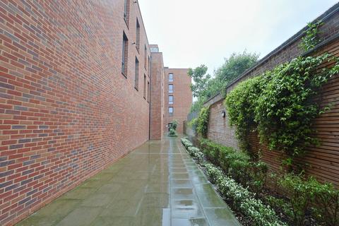 La Reve Apartments, 19 High Street... 3 bed apartment for sale