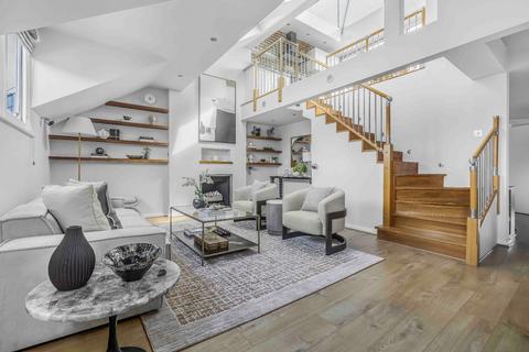 Roland Gardens, London 2 bed flat for sale