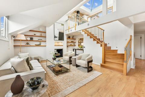 Roland Gardens, South Kensington, London 2 bed flat for sale