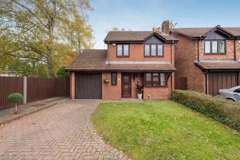 Royal Victoria Gardens, Ascot 3 bed detached house for sale