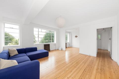 Taymount Rise, Forest Hill, London, SE23 3 bed flat for sale