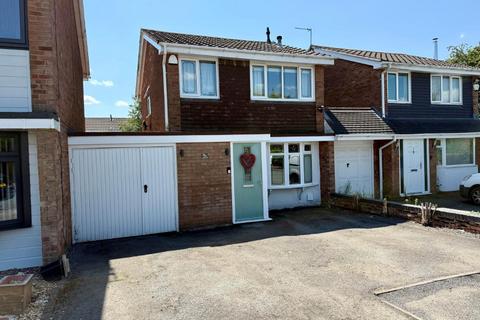 Kielder Close, Heath Hayes, Cannock WS12 3 bed link detached house for sale