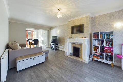 Elms Farm Road, Hornchurch 4 bed house for sale