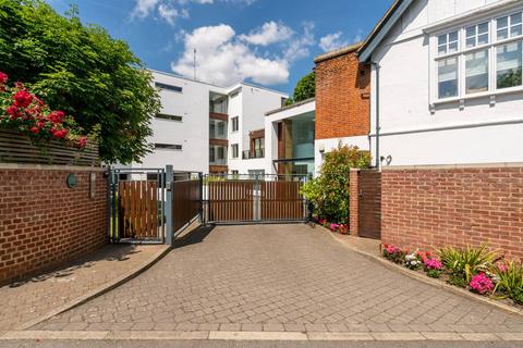 Sheen Road, Richmond, TW9 2 bed flat for sale
