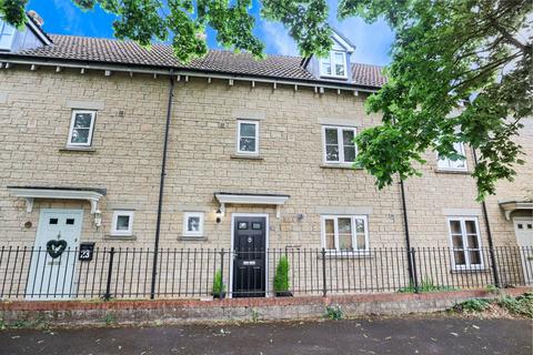 School Road, Calne SN11 3 bed terraced house for sale