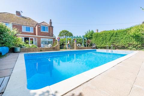 Canterbury Road, Margate CT9 4 bed semi