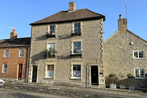 Wincanton, Somerset 3 bed townhouse for sale