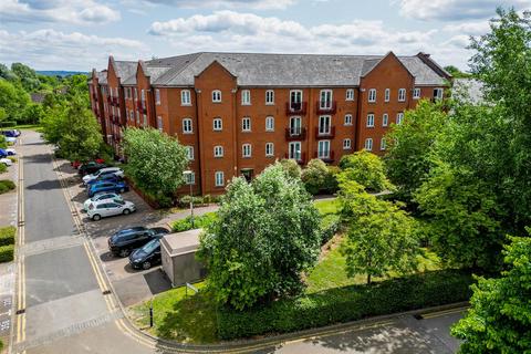 Coxhill Way, Aylesbury HP21 2 bed flat for sale