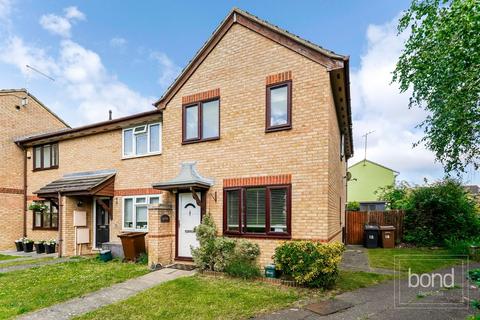 Blacksmith Close, Chelmsford CM1 3 bed end of terrace house for sale