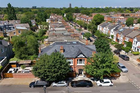 Pagoda Avenue, Richmond, TW9 6 bed semi