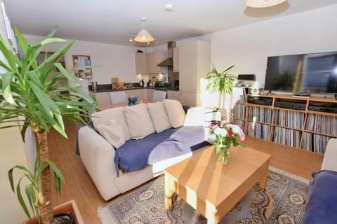 Oliver Road, London, E10 2 bed apartment for sale
