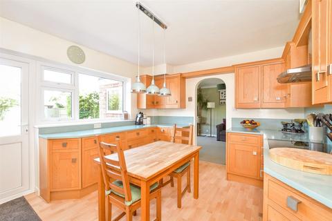 Poplar Grove, Hayling Island PO11 4 bed detached house for sale