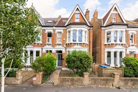 Elmwood Road, Herne Hill, London, SE24 2 bed apartment for sale