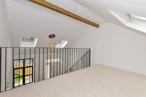 Canterbury Road, Lydden, Dover, Kent 3 bed semi