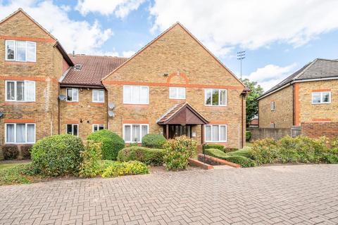 Lower Sunbury,  Middlesex,  TW16 2 bed flat for sale