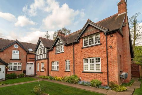 Queen Annes Road, Windsor, Berkshire 1 bed maisonette for sale