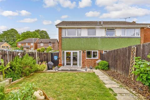 Newbury Avenue, Maidstone ME16 2 bed semi