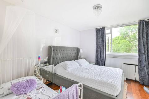 Henderson Close, Neasden, London, NW10 1 bed flat for sale
