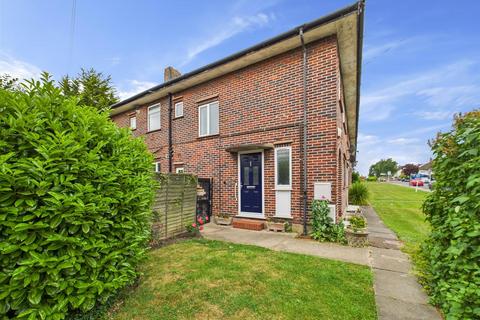 Southbourne Gardens, Ruislip HA4 2 bed maisonette for sale